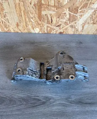 Volkswagen Golf III Generator/alternator bracket 021260089A