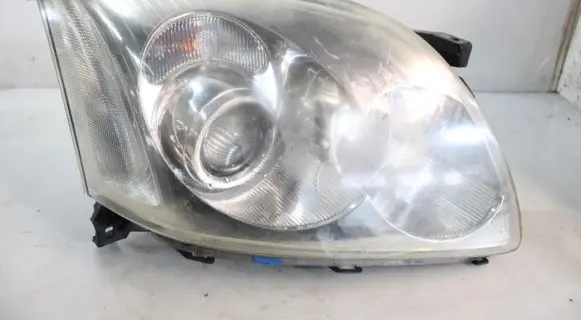 Toyota Avensis T250 Headlight/headlamp