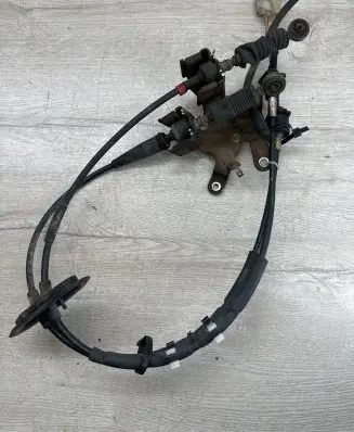 Mitsubishi Grandis Gear shift cable linkage