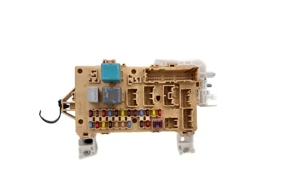 Toyota Corolla Verso AR10 Fuse module 892210F010 3000685282 06033000560402