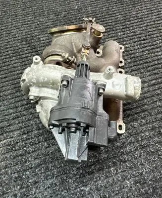 BMW M4 F82 F83 Turbo 7850279 4933502054 18112200036