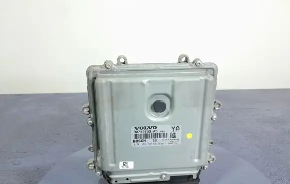 Volvo S80 Engine control unit/module ECU 30743103