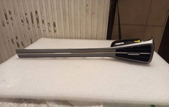 Hyundai Ioniq Dashboard side air vent grill/cover trim 84795G2AA0 20210108