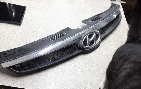 Hyundai i30 Front bumper upper radiator grill 863512R000