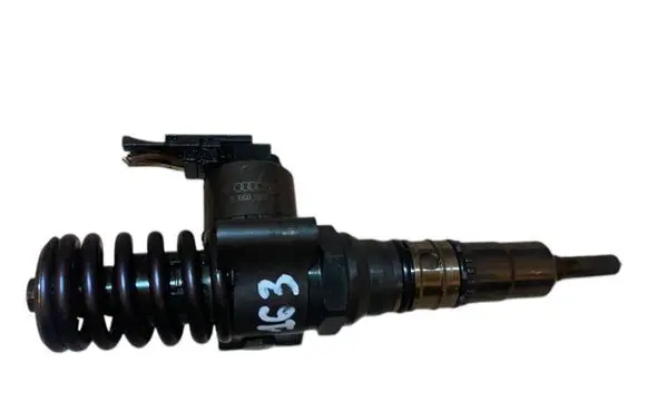 Audi A4 S4 B7 8E 8H Fuel injector 03G130073G 0414720404 0414720454