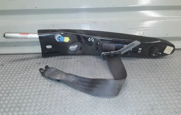 Volvo XC90 Front seatbelt 8619630