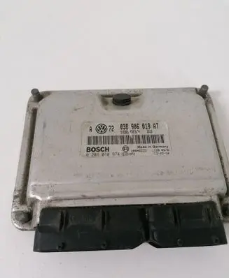 Volkswagen PASSAT B5.5 Engine control unit/module 038906019AT 0281010974