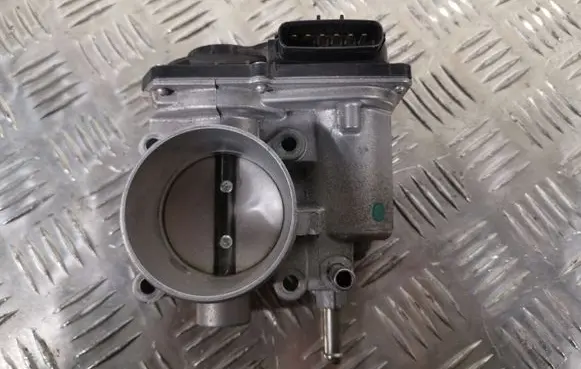 Toyota Prius (XW50) Electric throttle body valve 2203037060
