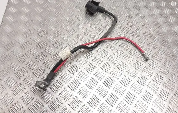 Volkswagen Touran I Negative earth cable (battery)