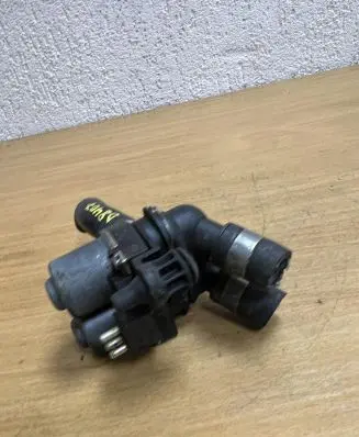 Mercedes-Benz E W210 Coolant heater control valve 0018307784 D4807