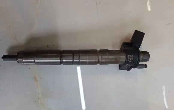 BMW X5 E70 Fuel injector 7805428 0445116024