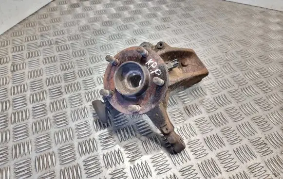 Ford C-MAX I Front wheel hub