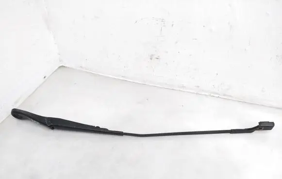 Opel Zafira C Front wiper blade arm 20812596