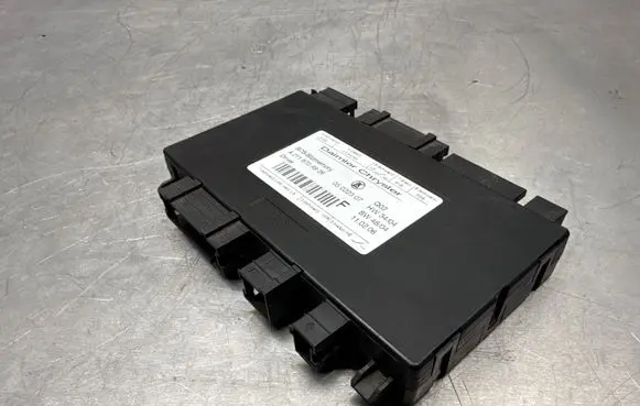Mercedes-Benz E W211 Seat control module A2118704926 05022307