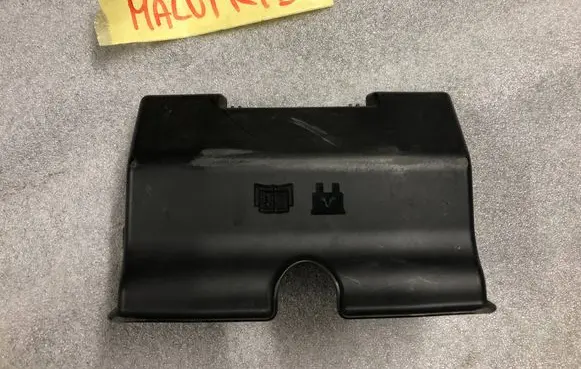 Volvo V40 Fuse box cover 30659278