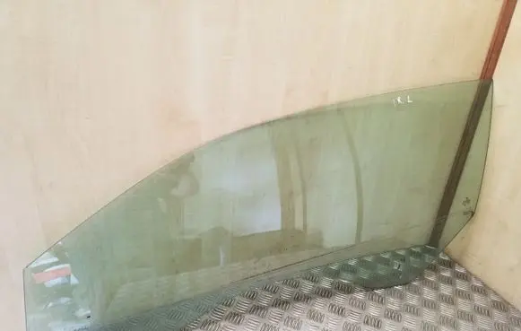 Volkswagen Scirocco Front door window/glass (coupe) 