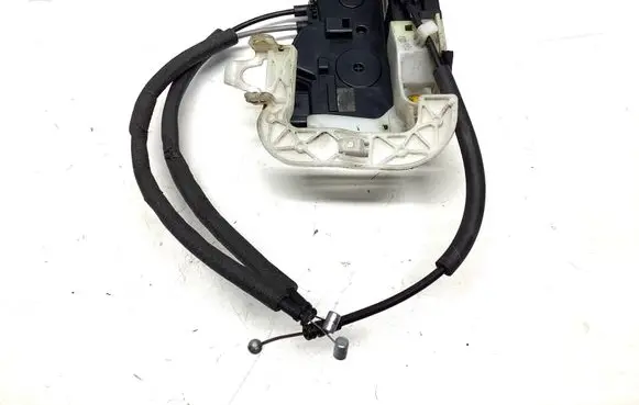Hyundai ix35 Front door lock 813202Y020