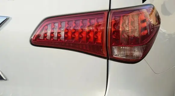 Infiniti QX80 Rear/tail lights 26554-1LA0C