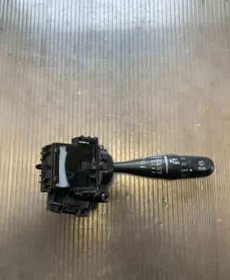 Suzuki Grand Vitara II Wiper control stalk 