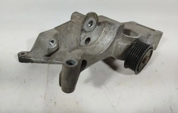 Saab 9-5 Generator/alternator bracket 55564667