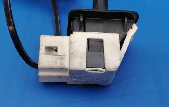 Mercedes-Benz CLS C219 Front door sensor coupe 2028209410