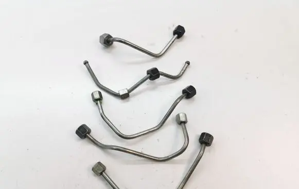 Fuel injector supply line/pipe