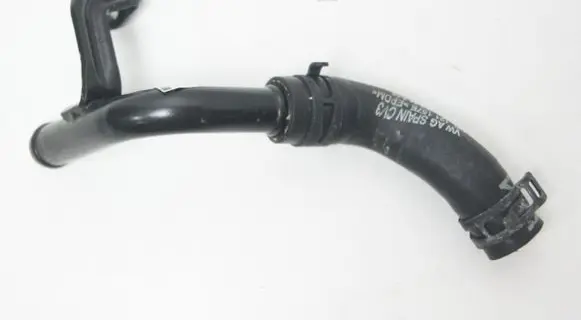Volkswagen Golf VII Engine coolant pipe/hose