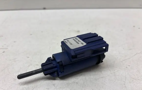 Audi A4 S4 B6 8E 8H Brake pedal sensor switch 8E0927189