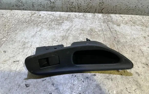 Toyota Yaris Cross Electric window control switch 3561E341D