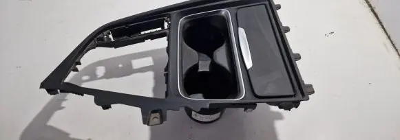 Cup holder front