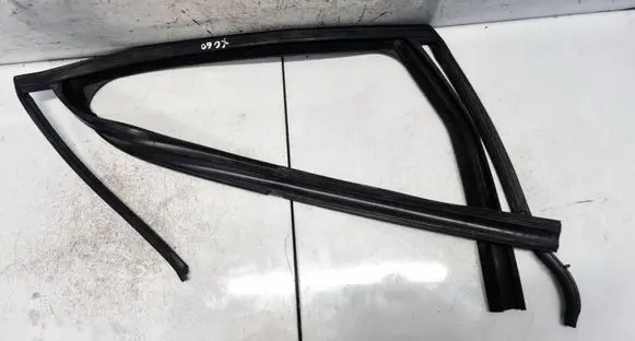 Volvo XC60 Rubber seal rear door 31299911