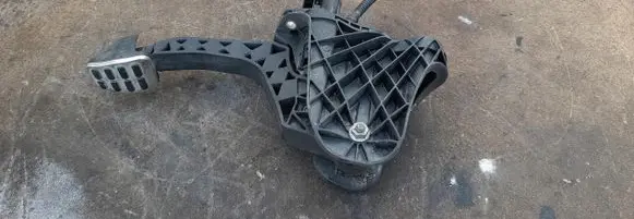 Volkswagen Scirocco Accelerator throttle pedal 1K1721059FA