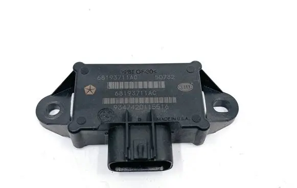 Chrysler Pacifica Fuel injection pump control unit/module 68193711AC