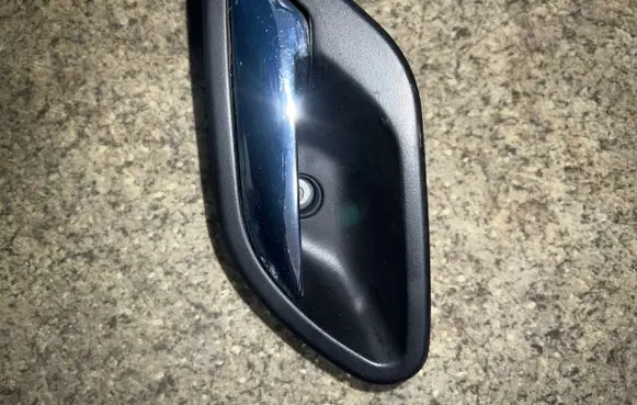 BMW 5 E39 Front door interior handle 7032925