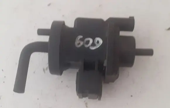 Mercedes-Benz E W210 Turbo solenoid valve A0005450427 4715396