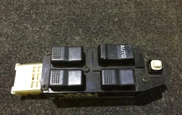 Subaru Legacy Electric window control switch