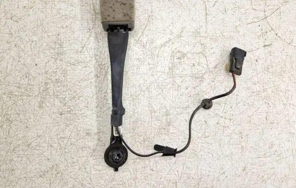 Ford F150 Front seatbelt buckle 105181N 34252028B 105181R