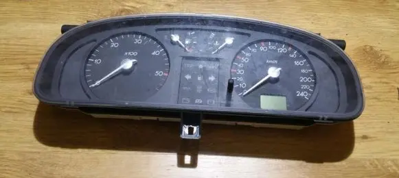 Renault Laguna II Speedometer (instrument cluster) 8200218863 501018550077