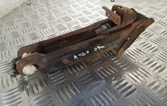 Toyota Aygo AB10 Lift Jack 