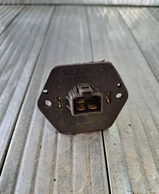 KIA Carnival Heater blower motor/fan resistor KV22M10