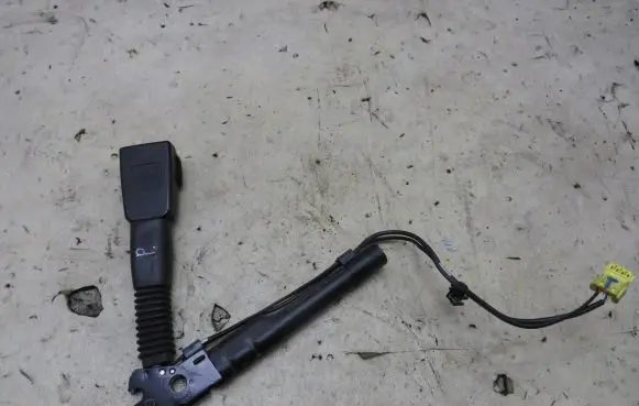 BMW 6 F12 F13 Front seatbelt 7261946