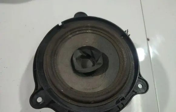 Nissan Primera Front door speaker 7606500079