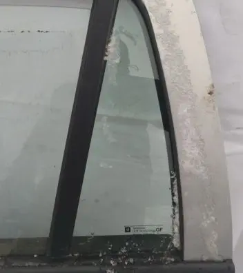 Opel Astra G Rear vent window glass 