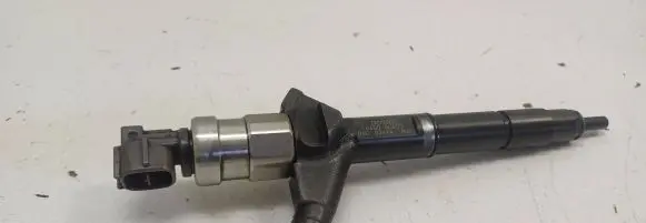 Nissan Primera Fuel injector 16600AU600