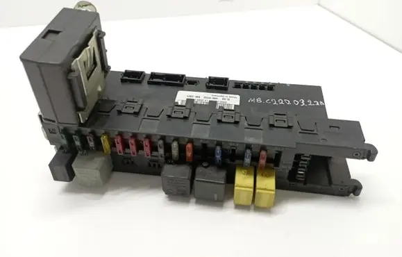Mercedes-Benz C W203 Fuse module 0035455201 5DK00797440 A2118209126