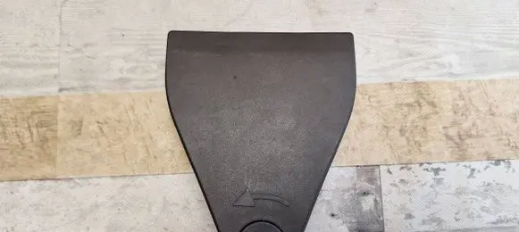 Skoda Superb B5 (3U) Hazard Warning Triangle Mounting Bracket 4B5860285D 3B5860285B