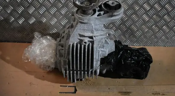 Porsche Cayenne (9Y0 9Y3) Rear axle beam with reductor 