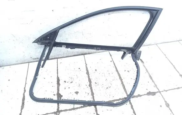Audi A6 S6 C6 4F Front door window/glass frame 4F0837629
