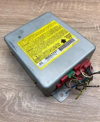 Mitsubishi Galant Airbag control unit/module MB863297 X6T37172
