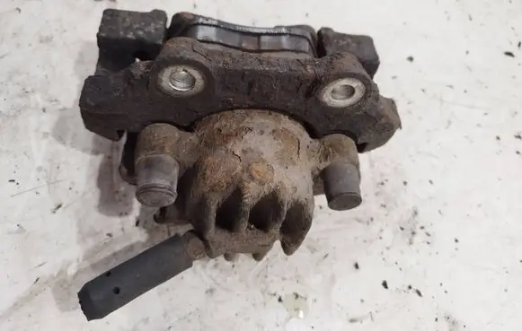 Peugeot 3008 I Front brake caliper